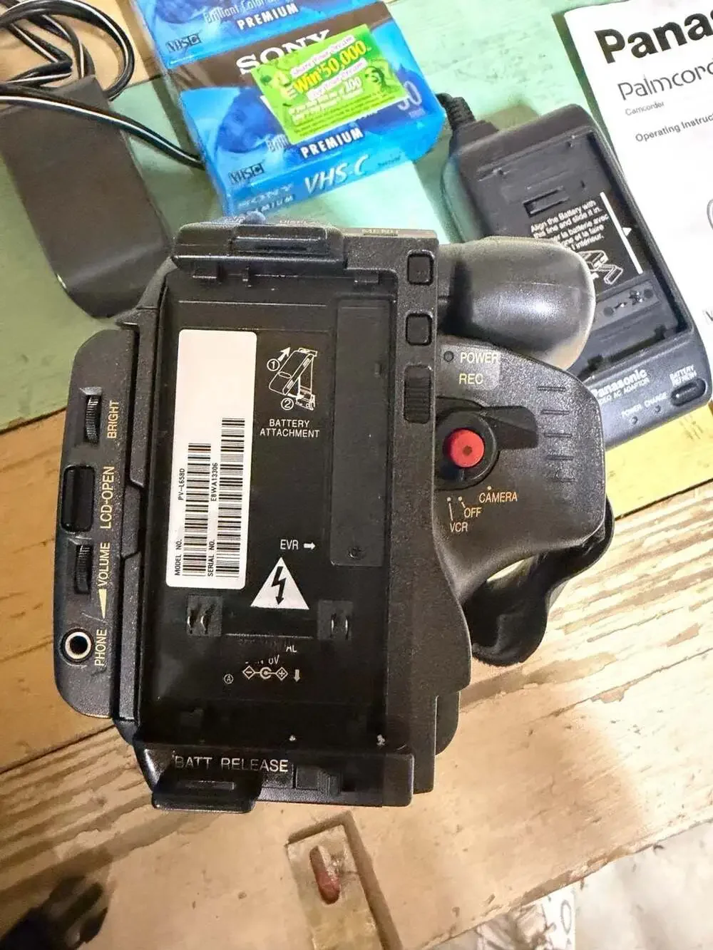 Panasonic Palmcorder PalmSight PV-L658 VHS-C Camcorder with AC Adapter & Manual